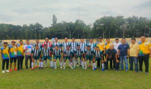 Tim PS Korpri Padangsidimpuan foto bersama sebelum mulai pertandingan melawan PS Korpri Deli Serdang, Sabtu.(28/9-24). Foto : BP/Ist