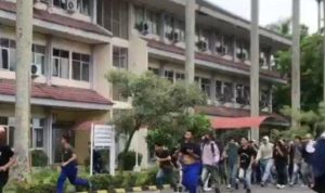 Tangkap Layar Bentrok Antara Mahasiswa Polmed
