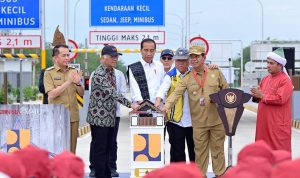 Presiden Jokowi saat meresmikan tol Binjai-Langsa dan Kuala Tanjung-Tebing Tinggi-Parapat di Sumatera Utara