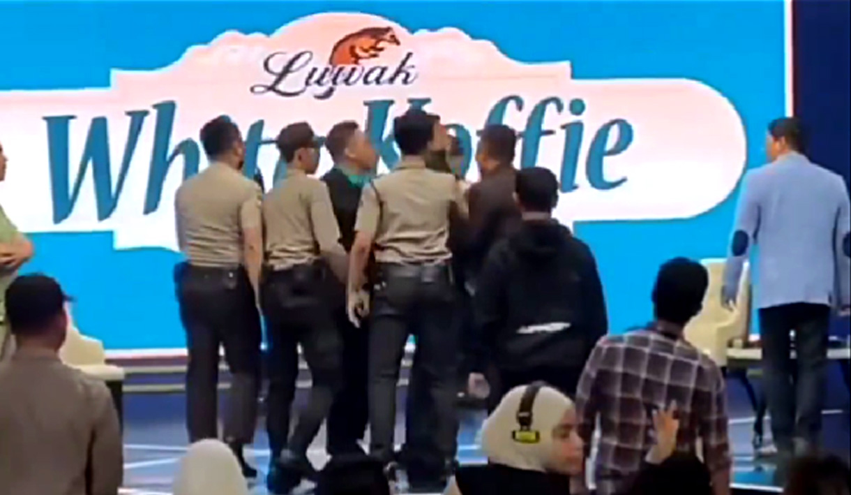 Terungkap! Video Keributan Chico Hakim dan Silfester Matutina di Debat Televisi yang Viral!