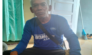 kedua warga yang tidak mendapatkan bantuan dan namanya diduga dialihkan kepala desa kepada orang lain.(Istimewa).