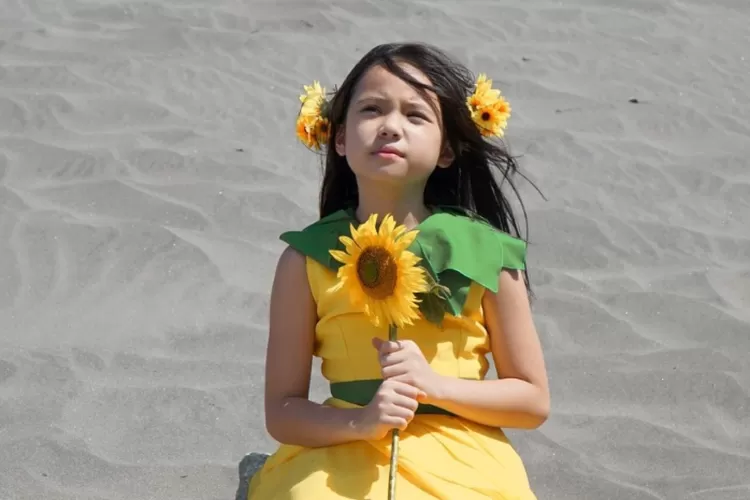 Video Viral Parodi Lagu Gala Bunga Matahari Sal Priadi Mengundang Tawa Netizen