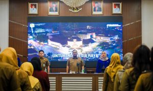 Kepala Bappoeda Medan Benny Iskandar saat sosialisasi program Kelurahan Cantik di Balai Kota Medan, Senin (3/9/2024). BP/erwan