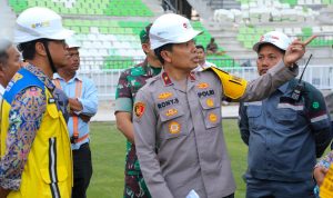 Wakapolda Sumut mengecek kesiapan stadion utama di Deli Serdang untuk Pon XXI.(Istimewa).