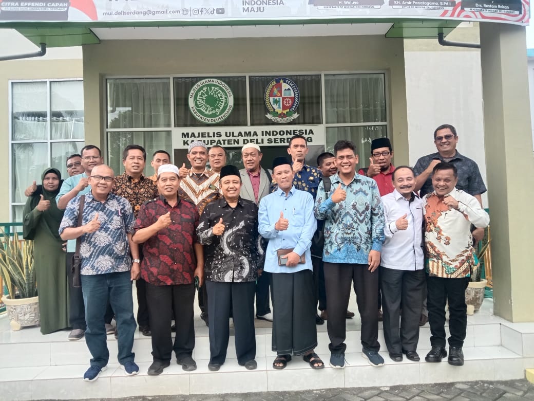 Foto Bersama para peserta Musyawarah di Kantor MUI Deli Serdang