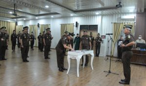 Kajati Sumut melantik 4 Kajari di jajaran Kajati Sumut.(Istimewa).