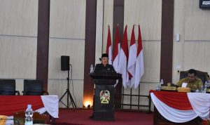 Juru bicara Fraksi PKS DPRD Medan Bukhari, SE saat menyampaikan pendapat Fraksi. BP/erwan