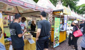 Stand UMKM Pesta Kuliner di Lapangan Benteng Medan. BP/erwan