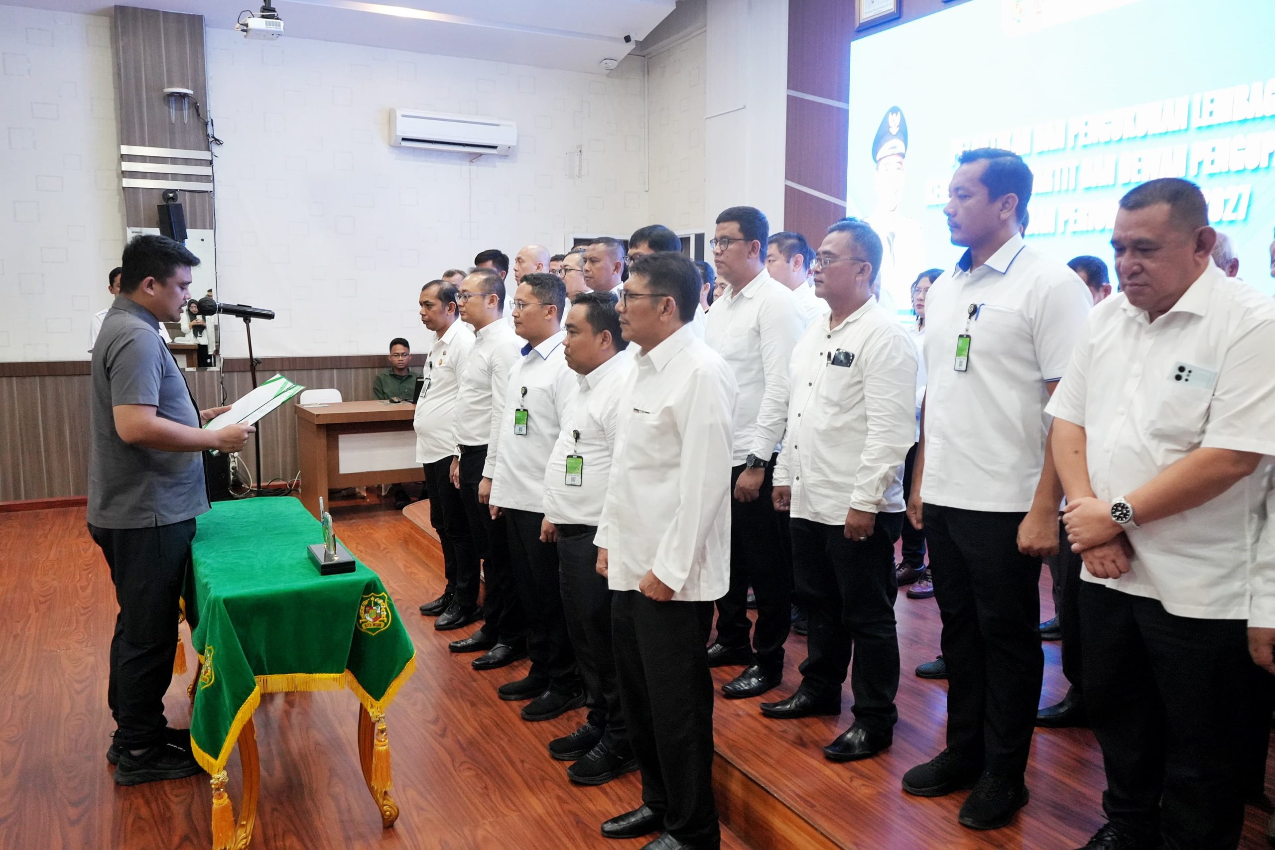 Pengurus Lembaga Kerjasama Tripartit dan Dewan Pengupahan priode 2024-2027 saat dilantik . BP/erwan