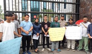Foto masa aksi di depan kejatisu