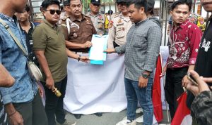Mahasiswa GMPR Tuntut Penyelidikan Kasus Korupsi PUPR Kampar di Depan Kantor Kejati Riau