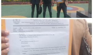 Pengacara Andre Manulang merasa kecewa di Pengadilan Agama Stabat. BP/ist