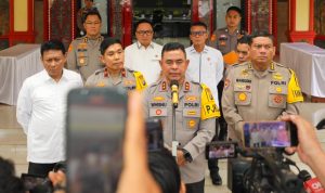 Kapolda Sumut Irjen Pol Whisnu memberikan keterangan pers.(Istimewa).