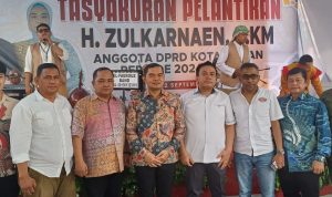 Zulkaranaen anggota DPRD Medan terpilih periode 2024-2029 foto bersama saat acara tasyakuran. BP/erwan