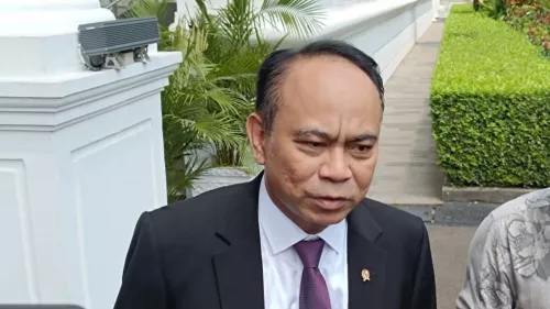 Imbauan Kominfo untuk Penyiaran Azan Maghrib, Jadi Polemik?