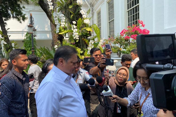 Menteri Koordinator Bidang Perekonomian Airlangga Hartarto di Istana Kepresidenan Jakarta, Rabu (30/10/2024), BP/DTK.