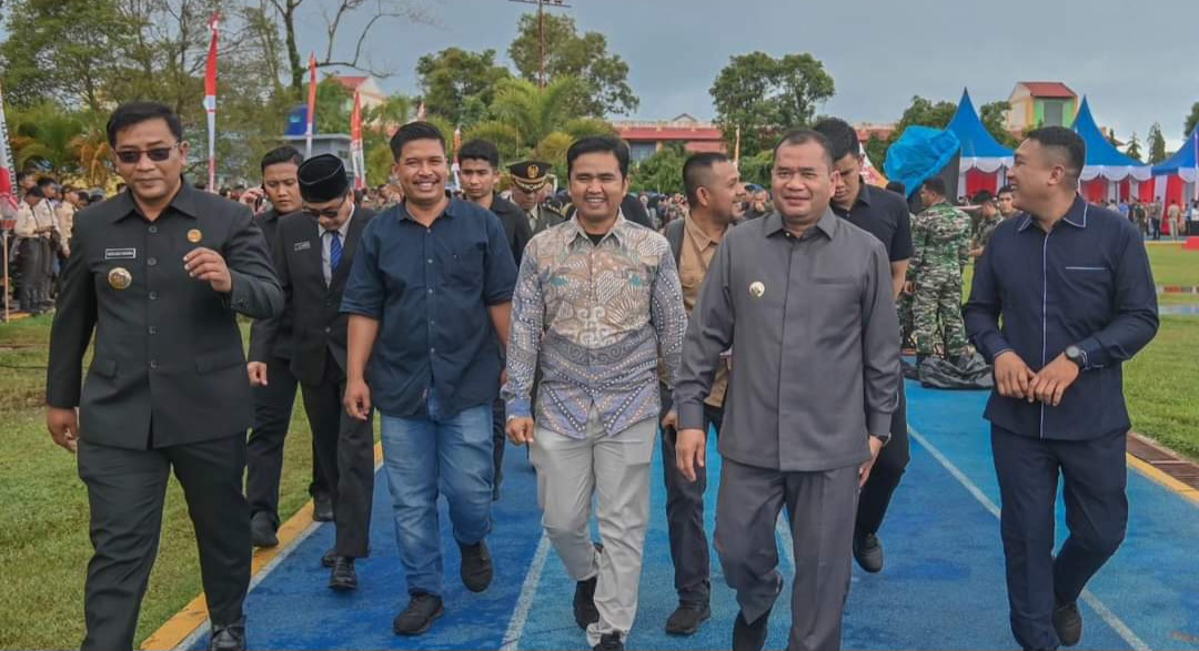 Pj Wali Kota Padangsidimpuan saat tiba di lokasi upacara peringatan HUT TNI ke-79 di Lapangan GOR Pandan, Sabtu (5/10-24). Foto : BP/Ist