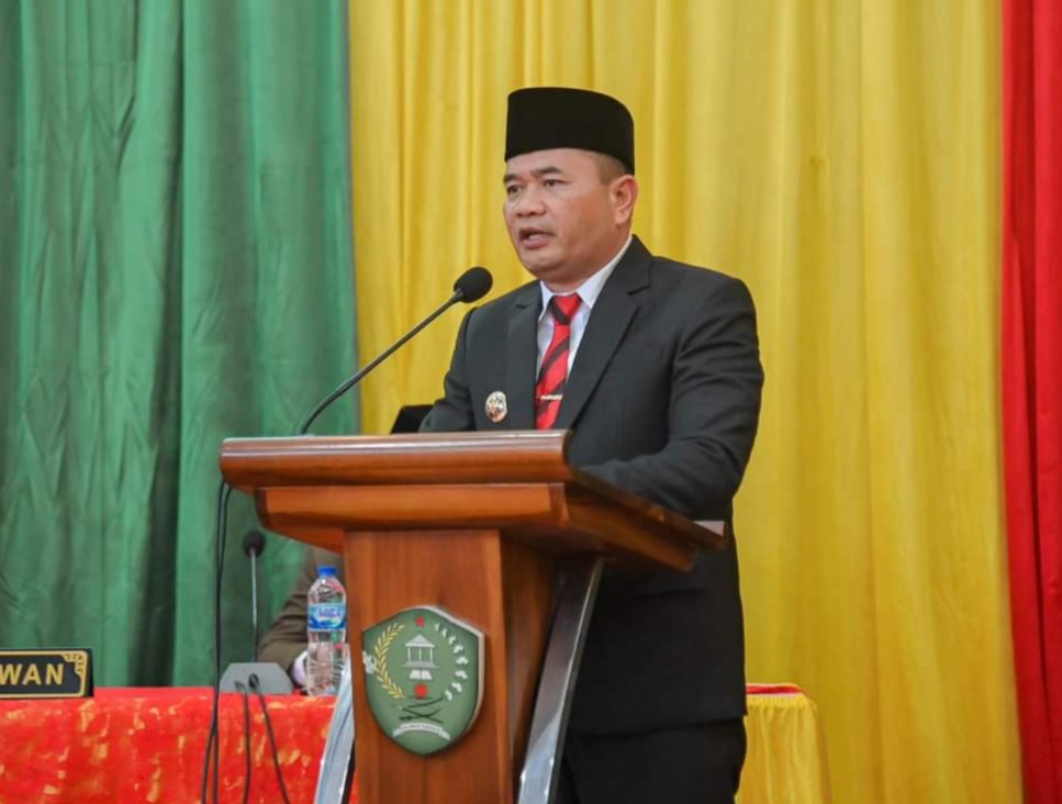 Pj Wali Kota Padangsidimpuan saat menghadiri Sidang Paripurna Istimewa DPRD Peringatan Hari Jadi Pemerintah Kota Padangsidimpuan ke-23 di Ruang Sidang DPRD setempat, Rabu (16/10-24). Foto ; BP/Ist