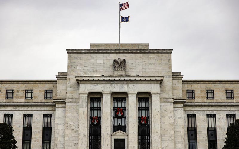 Fluktuasi Pasar Uang Diprediksi Berlanjut, Bank Mandiri Soroti Penurunan Suku Bunga The Fed