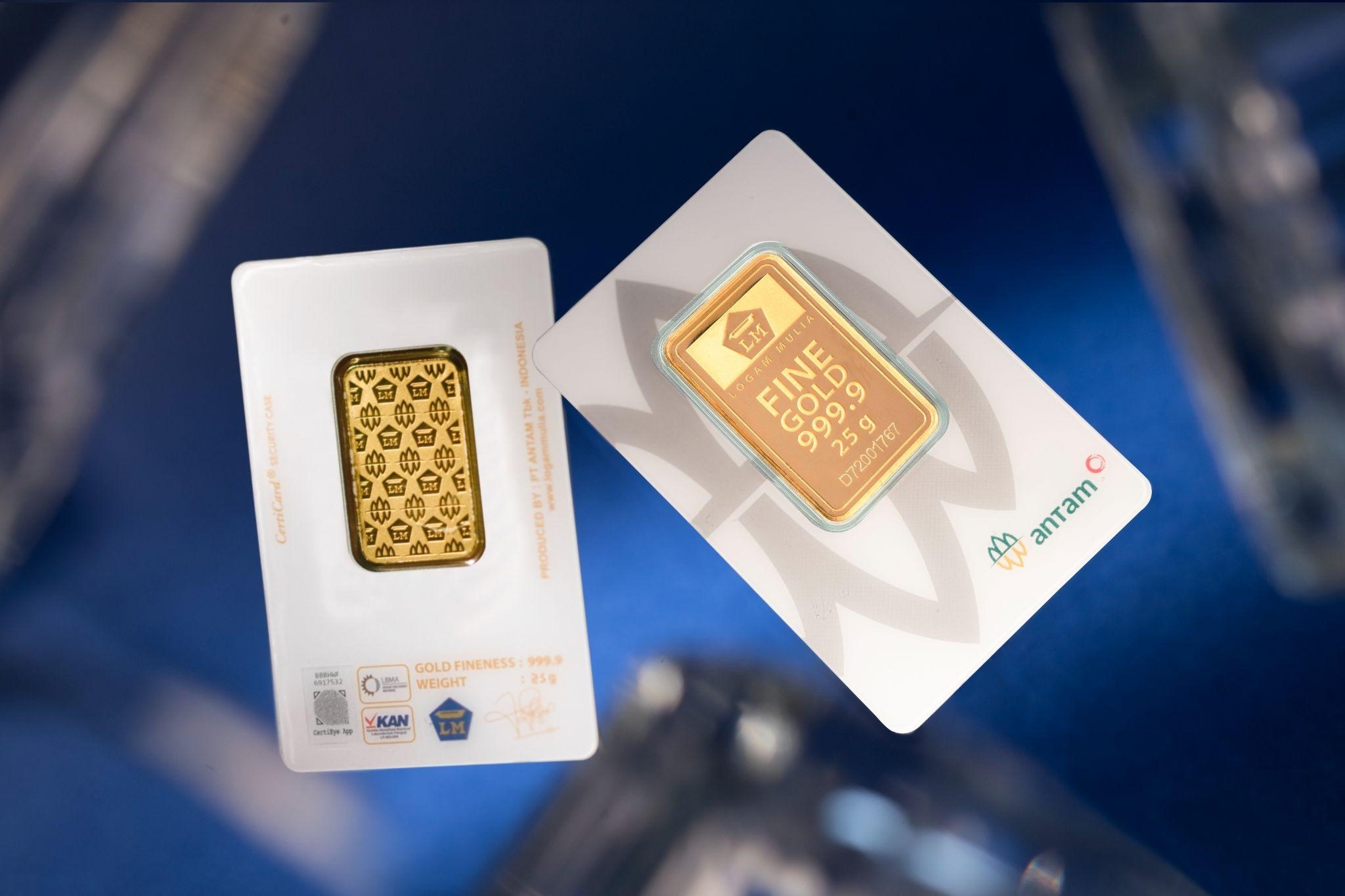 Harga Emas Batangan Antam Naik Rp11.000 per Gram