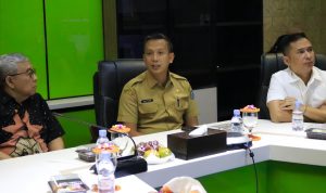 Kadis Kominfo Sofyan Syahputra Siregar S.STP, M.AP dalam pemaparan keterbukaan informasi publik.