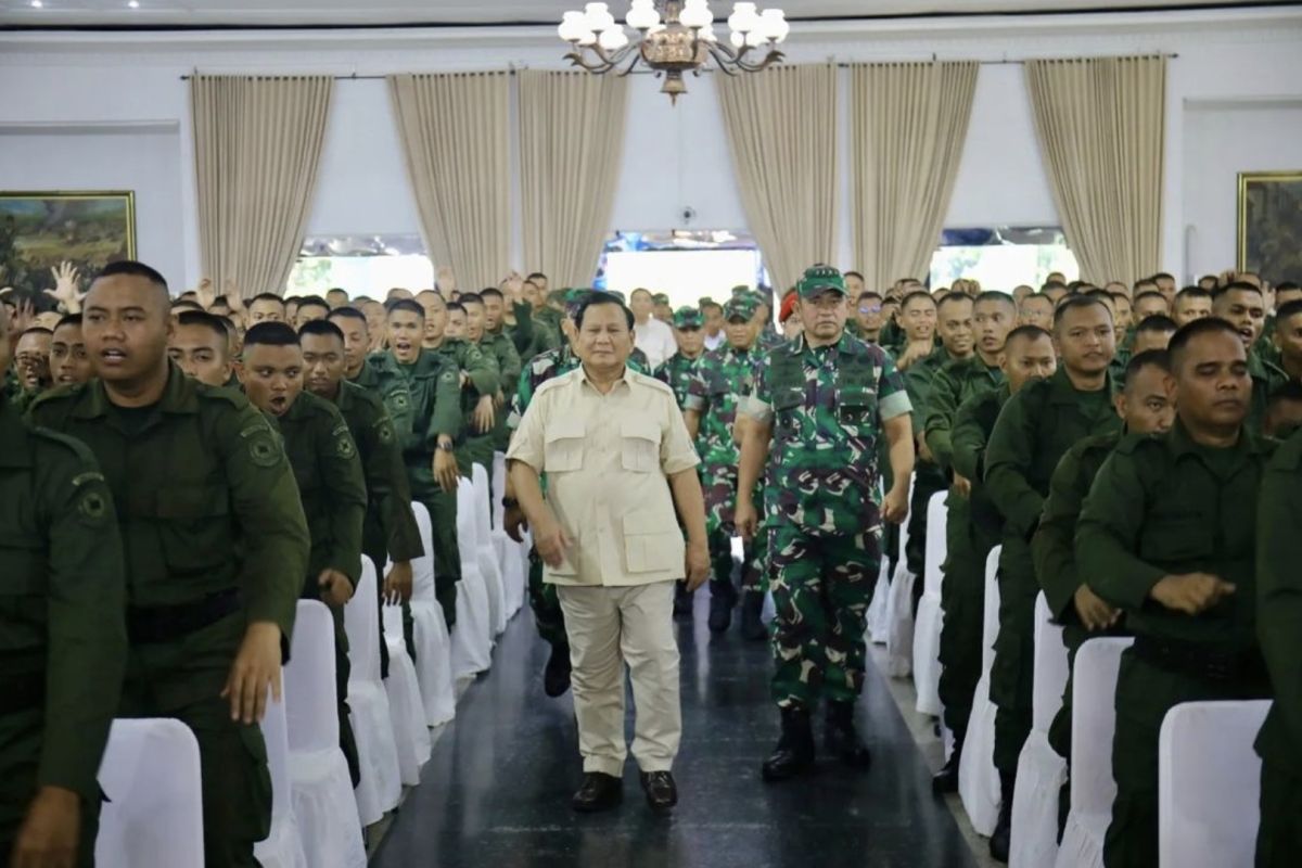 Prabowo saat melakukan kunjungi Akmil beri pengarahan kebangsaan kepada siswa (2/5/2024), BP/ANTR.