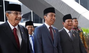 Momen Presiden Jokowi dan Presiden Terpilih Prabowo Subianto saat menghadiri pelantikan DPR RI, MPR RI, BP/KPRI