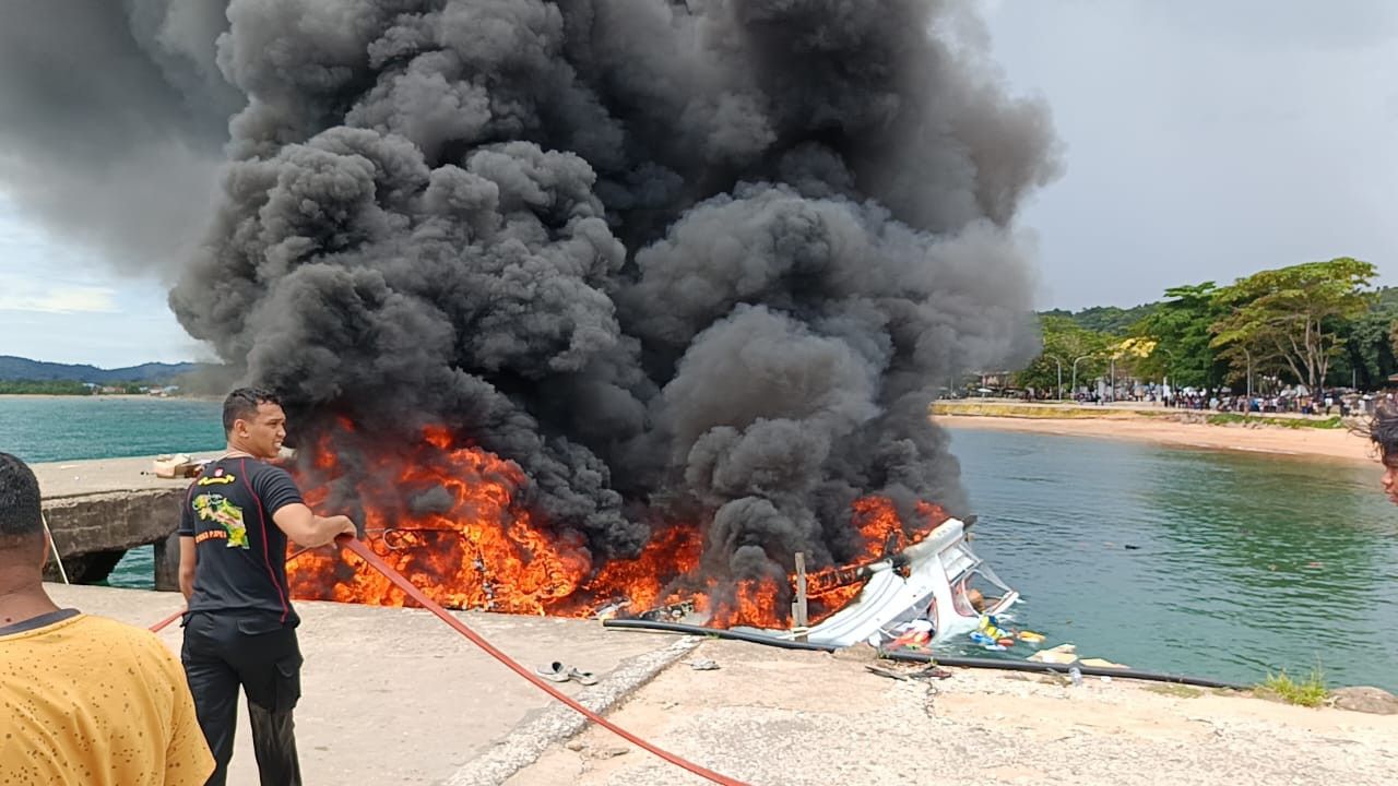 Tragedi Speedboat Meledak di Pelabuhan Bobong, Tewaskan Benny Laos Cagup Malut 2024
