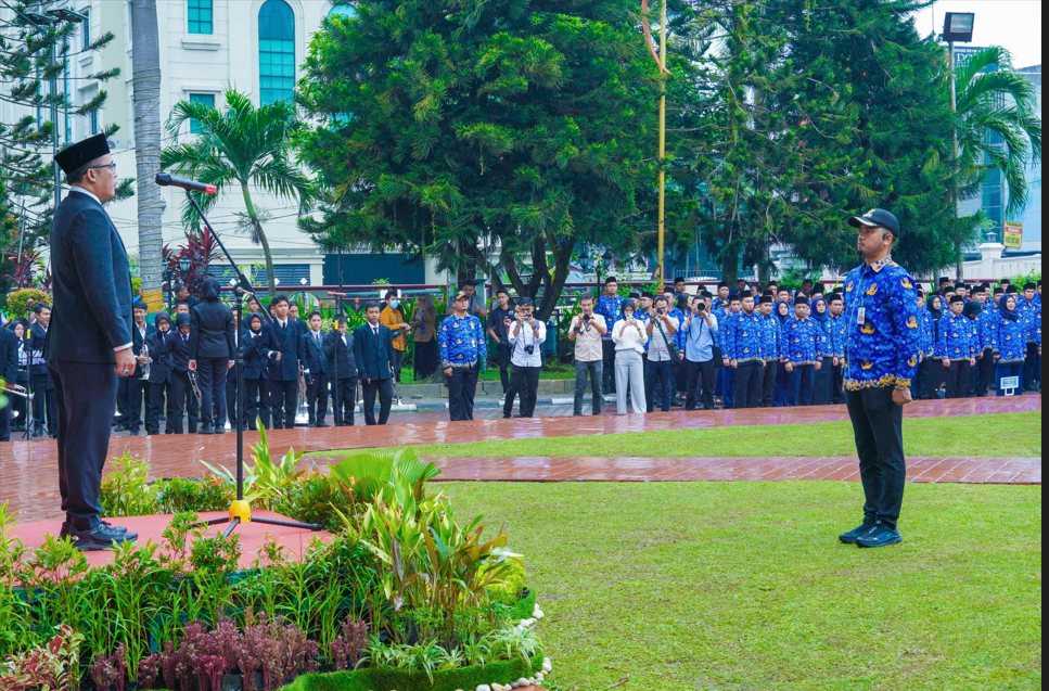 Upacara peringatan hari Kesaktian Pancasila berlangsung khidmat di Balai Kota Medan, Selasa (1/10/2024). BP/erwan