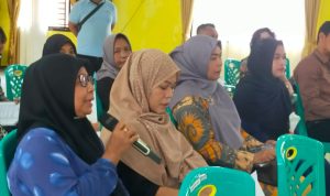 Mediasi Warga dengan pihak pengembang di Kantor Camat Medan Timur, Selasa (1/10/2024). BP/erwan