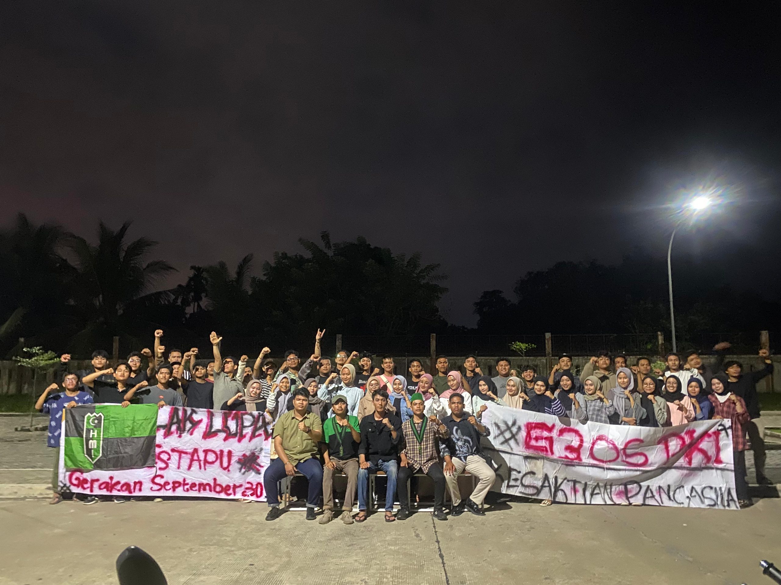 Foto bersama Pengurus Komisariat HMI fakultas Ilmu Sosial UIN SU