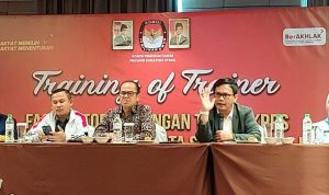 Ketua KPU Sumut Agus Arifin membuka kegiatan dengan narasumber Kordiv Teknis Raja Ahab dan Kordiv Logistik Kotaris Banurea dan Komisioner KPU Sumut Robby Efendy di Medan.(Istimewa).