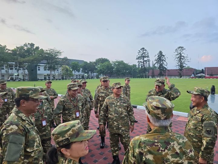 Presiden Prabowo Subianto berada di Akademi Militer Magelang dalam rangka retreat Kabinet Merah Putih, BP/MTR.