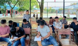 33 Anak Binaan Lembaga Pembinaan Khusus Anak (LPKA) Kelas I Medan, di bawah naungan Kanwil Kemenkumham Sumut, tengah mengikuti Ujian Tengah Semester