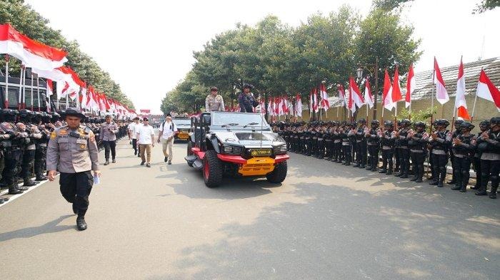 Kapolri melakukan inspeksi kesiapan pasukan untuk pengamanan pelantikan Presiden dan Wakil Presiden 2024-2029, BP/PLN.