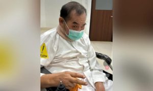 Aktor senior Nasrullah, yang lebih dikenal sebagai Mat Solar, baru-baru ini mendapatkan kunjungan penuh kasih dari sahabat sekaligus rekan mainnya di sinetron Bajaj Bajuri