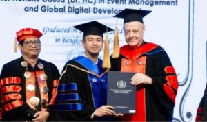 Raffi Ahmad terima gelar doktor