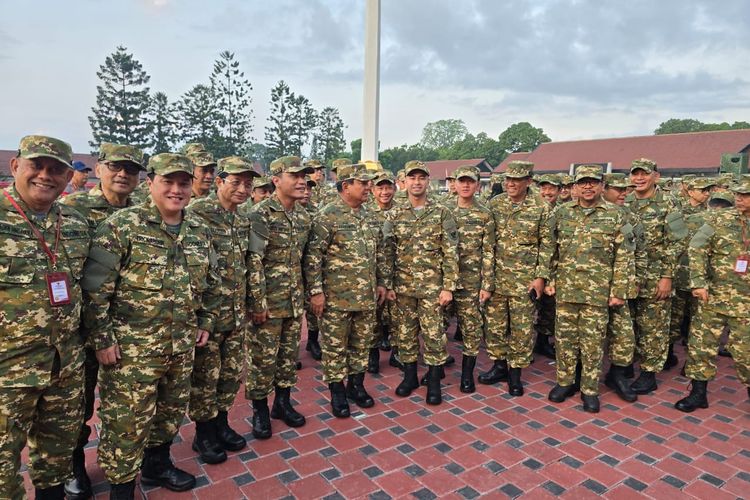Presiden Prabowo dan Wapres Gibran Mulai Retret di Akmil dengan Latihan Disiplin