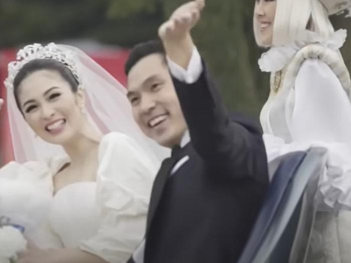 Artis kenamaan Sandra Dewi memberikan kesaksian dalam persidangan kasus korupsi pengelolaan timah yang melibatkan suaminya