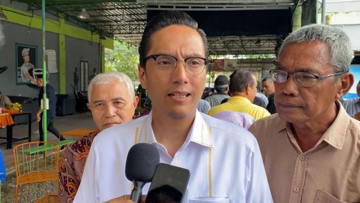 Calon Wali Kota Medan, Rico Waas, melakukan blusukan ke Pasar Tradisional Petisah