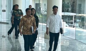 Wakil Presiden Gibran Rakabuming Raka bersama Menteri Kependudukan dan Pembangunan Keluarga/Kepala BKKBN Wihaji di Kantor Wakil Presiden RI, Jakarta, Selasa (29/10/2024), BP/ANTR.