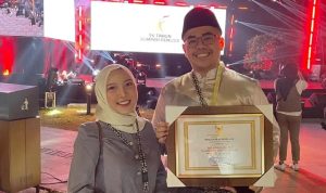 Rezzy Eko Caraka Terima Penghargaan Pemuda Berprestasi dari Kemenpora