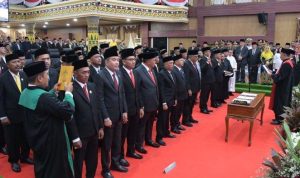 50 anggota Dewan Perwakilan Rakyat Daerah (DPRD) Kabupaten Deliserdang periode 2024-2029 resmi dilantik oleh Ketua Pengadilan Negeri Lubuk Pakam