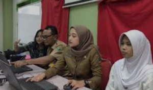 Layanan E-KTP Dadakan: Dukungan Disdukcapil untuk Pemilih di Pilkada Malang 2024 (Radar malang)