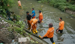 Aksi Bersih-Bersih Sungai di Medan Cegah Banjir dan Jaga Kebersihan Lingkungan