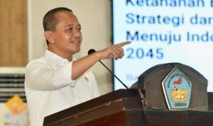 Bahlil Lahadalia Klarifikasi Penangguhan Gelar Doktor yang Disebut Pakai Joki