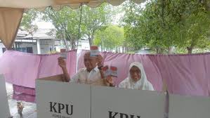 Calon Wakil Gubernur Sumut Surya Pencoblosan di TPS 03 Asahan