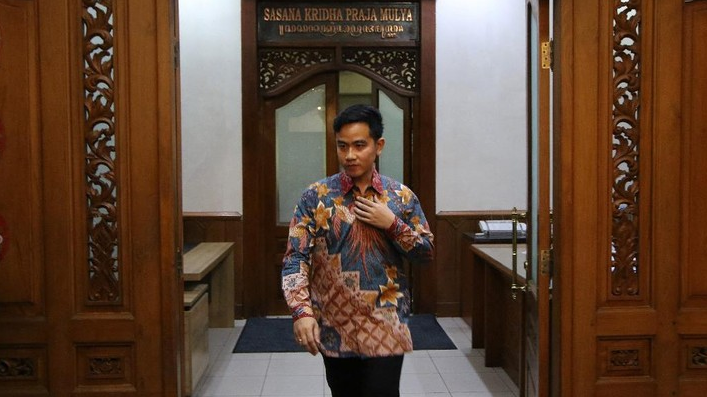 Gibran Rakabuming Raka Minta Seluruh Kepala Dinas Pendidikan di Indonesia Kaji Ulang Sistem Zonasi Sekolah: Evaluasi Efektivitas PPDB dan Pemerataan Kualitas Pendidikan (CNN Indonesia)