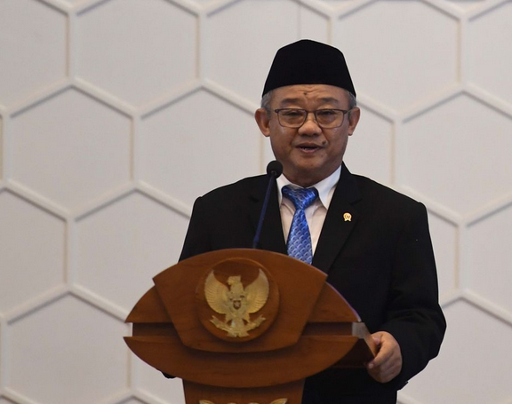 Pro-Kontra Ujian Nasional, Mendikdasmen Abdul Mu'ti Pilih Evaluasi Sebelum Kebijakan (detik.com)