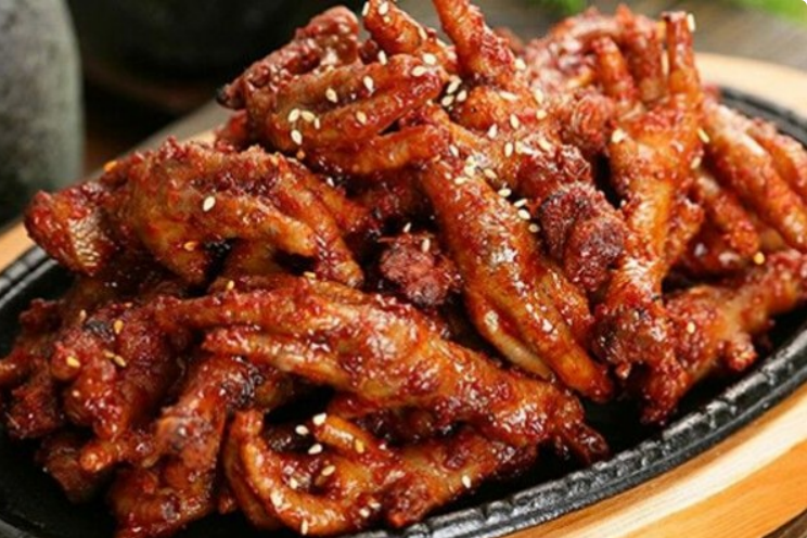 Mitos atau Fakta: Ceker Ayam, Sumber Kolagen Alami untuk Kulit Awet Muda? Ungkap Kebenarannya di Sini! (KOMPAS.com)